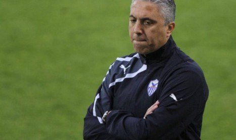 Νίκος Κωστένογλου: «Μας αντιμετωπίζουν σαν μικρή ομάδα»