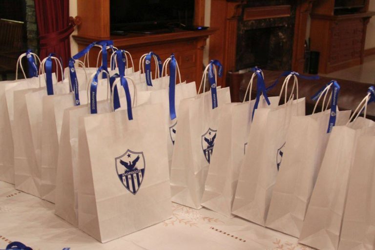 Τα σοκολατάκια και τα προφυλακτικά του προέδρου! Τα σοκολατάκια και τα προφυλακτικά του προέδρου!