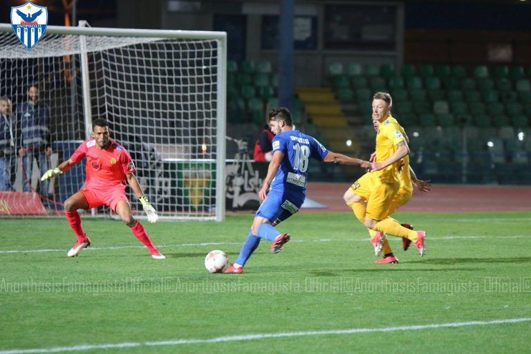 Από τον πάγκο για το τρόπαιο