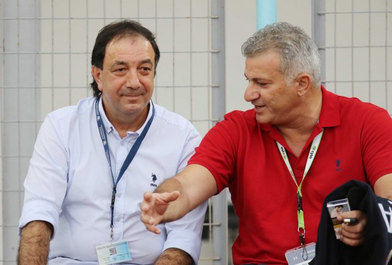 Και τα μάτια μας πρόεδρε; Και τα μάτια μας πρόεδρε;