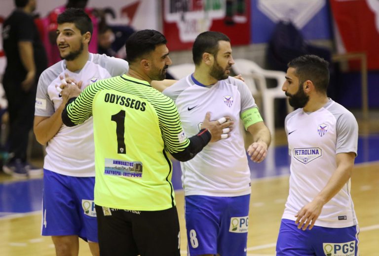 Ανατροπή και ημιτελικά… Ανατροπή και ημιτελικά…