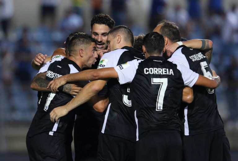 Πάνε για τεστ