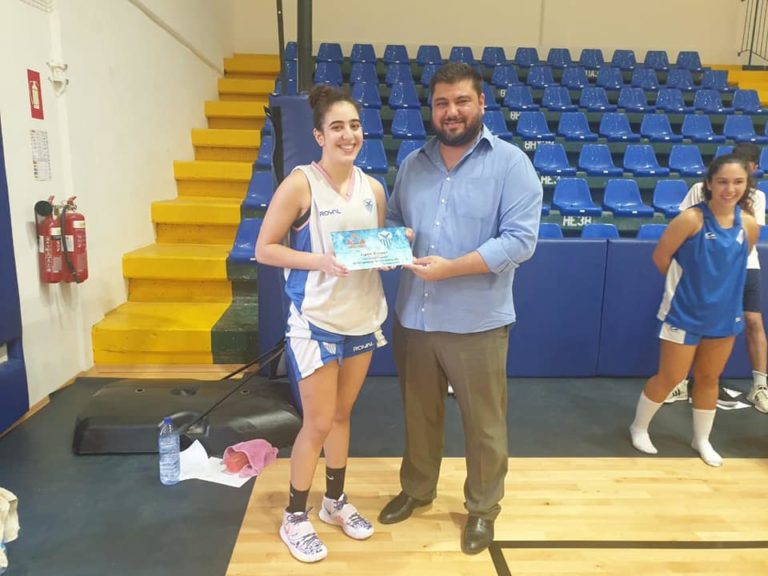 Βράβευση σε Ευτυχία και Σίταρ Βράβευση σε Ευτυχία και Σίταρ