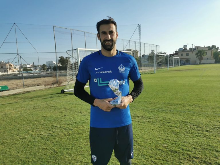 Πήρε το βραβείο ο Λόρια Πήρε το βραβείο ο Λόρια