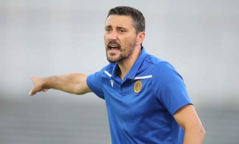 Χωρίς τέσσερις