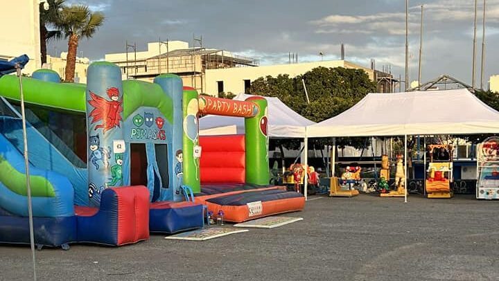 Το πρόγραμμα της Κυριακής στο Χριστουγεννιάτικο χωριό Το πρόγραμμα της Κυριακής στο Χριστουγεννιάτικο χωριό