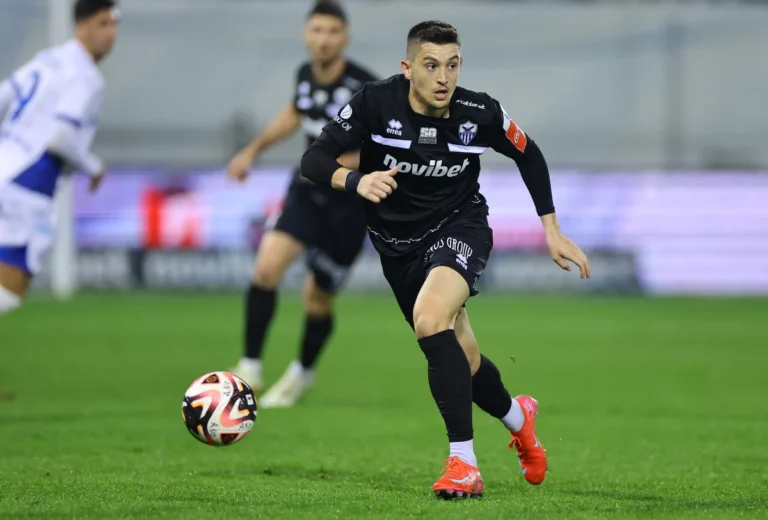 Ανατροπή με Στέφανο;